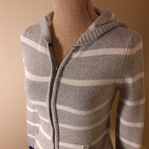 Aeropostale grey & white hooded jacket medium - Picture 4 of 7